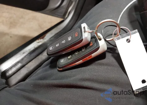 2013 Ford Focus Titanium z USA, uszkodzony, nr VIN 1FADP3N23DL284422